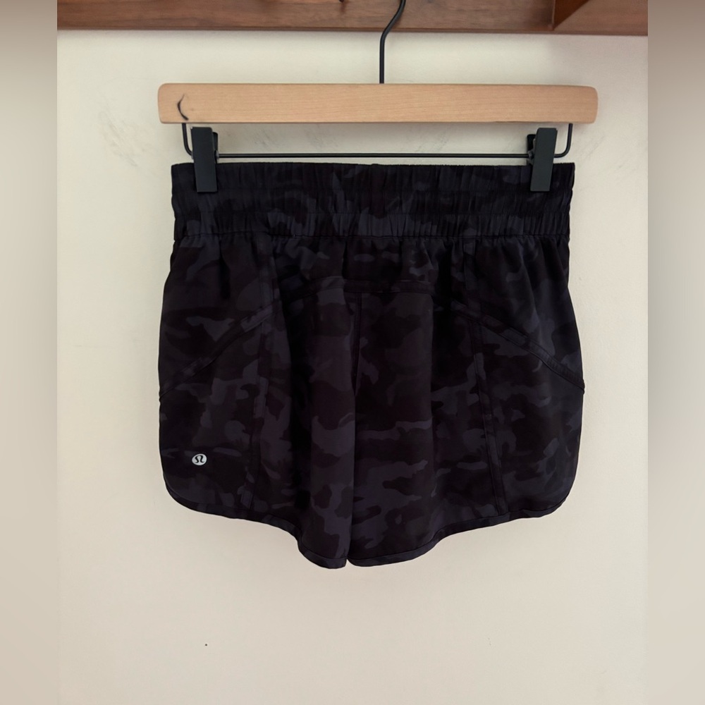 Lululemon Tracker Short 4” Heritage 365 Camo Deep Coal Multi Running Shorts sz 8 - Picture 5 of 8